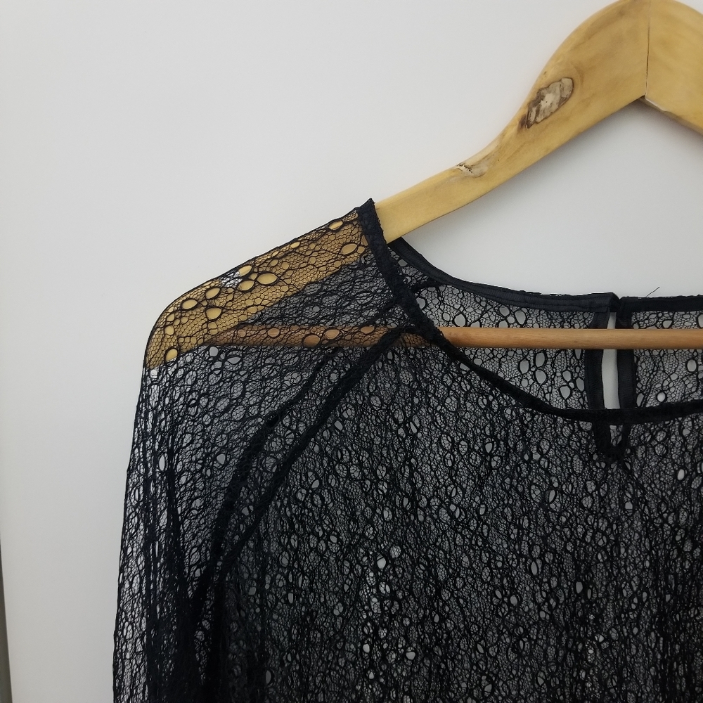 Delicate Overlay Crop Top - Picture 7 of 8